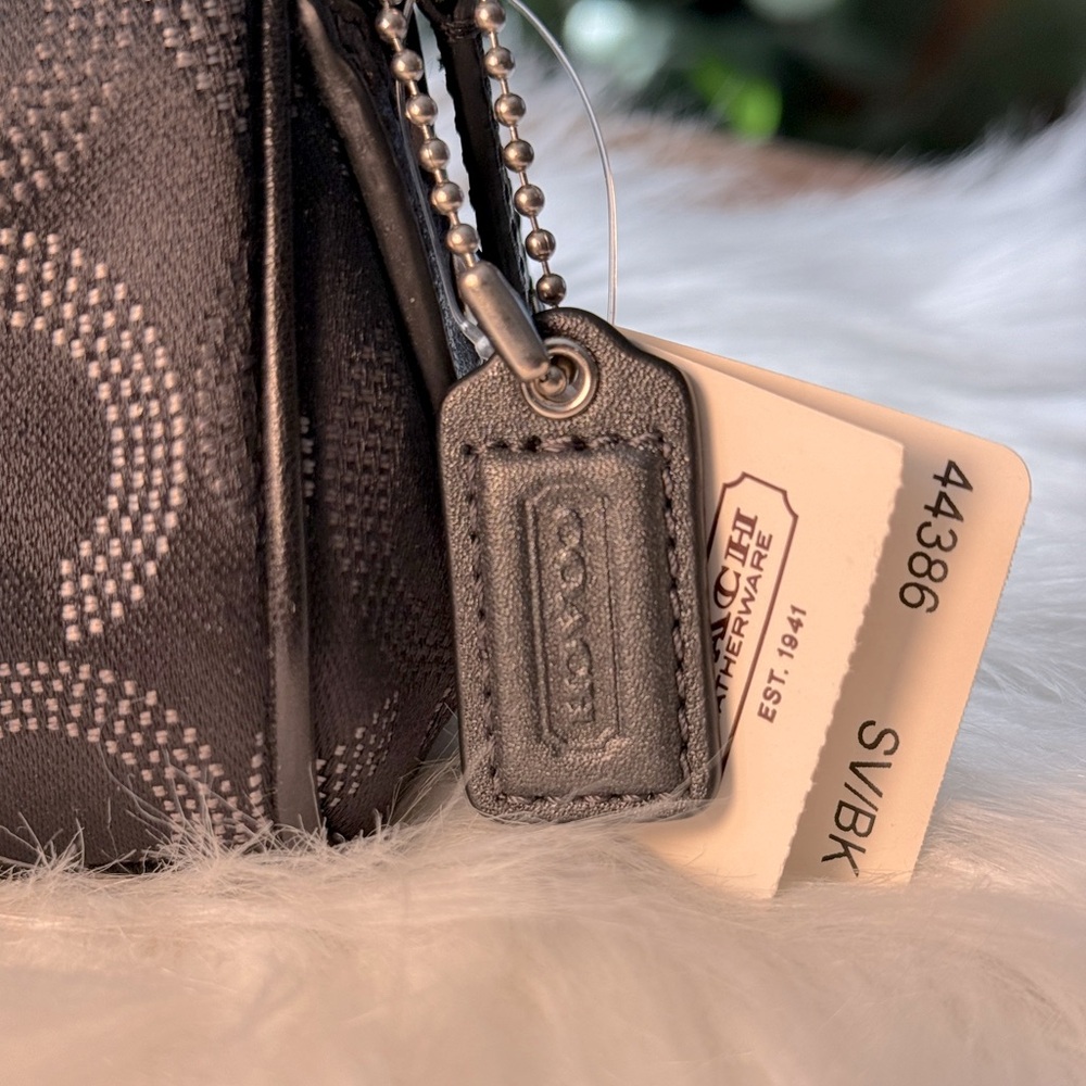 COACH Signature C Black and silver makeup case - Picture 11 of 16